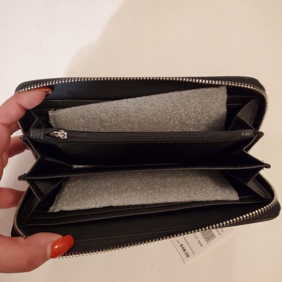 BCBGeneration Wallet - Picture 4 of 5